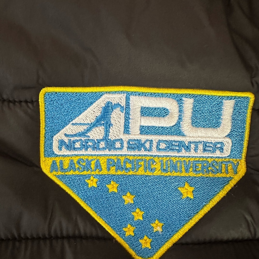 Black Puffer Jacket With Apu Logo View 4